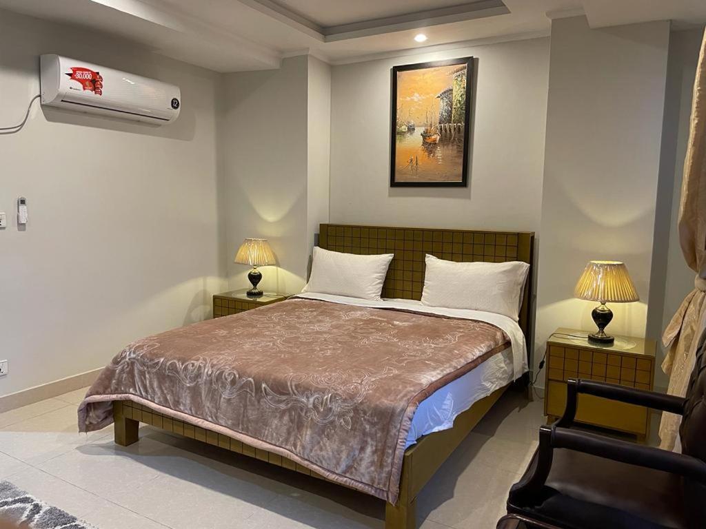 Marine Tower Apartment Rawalpindi Ngoại thất bức ảnh