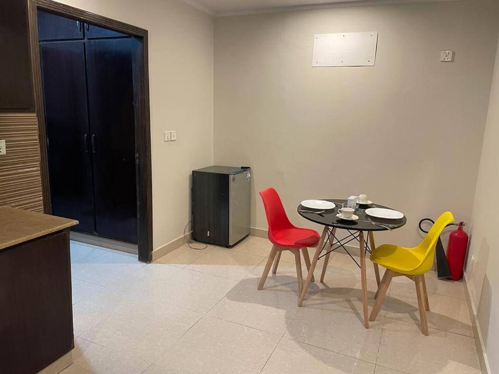 Marine Tower Apartment Rawalpindi Ngoại thất bức ảnh
